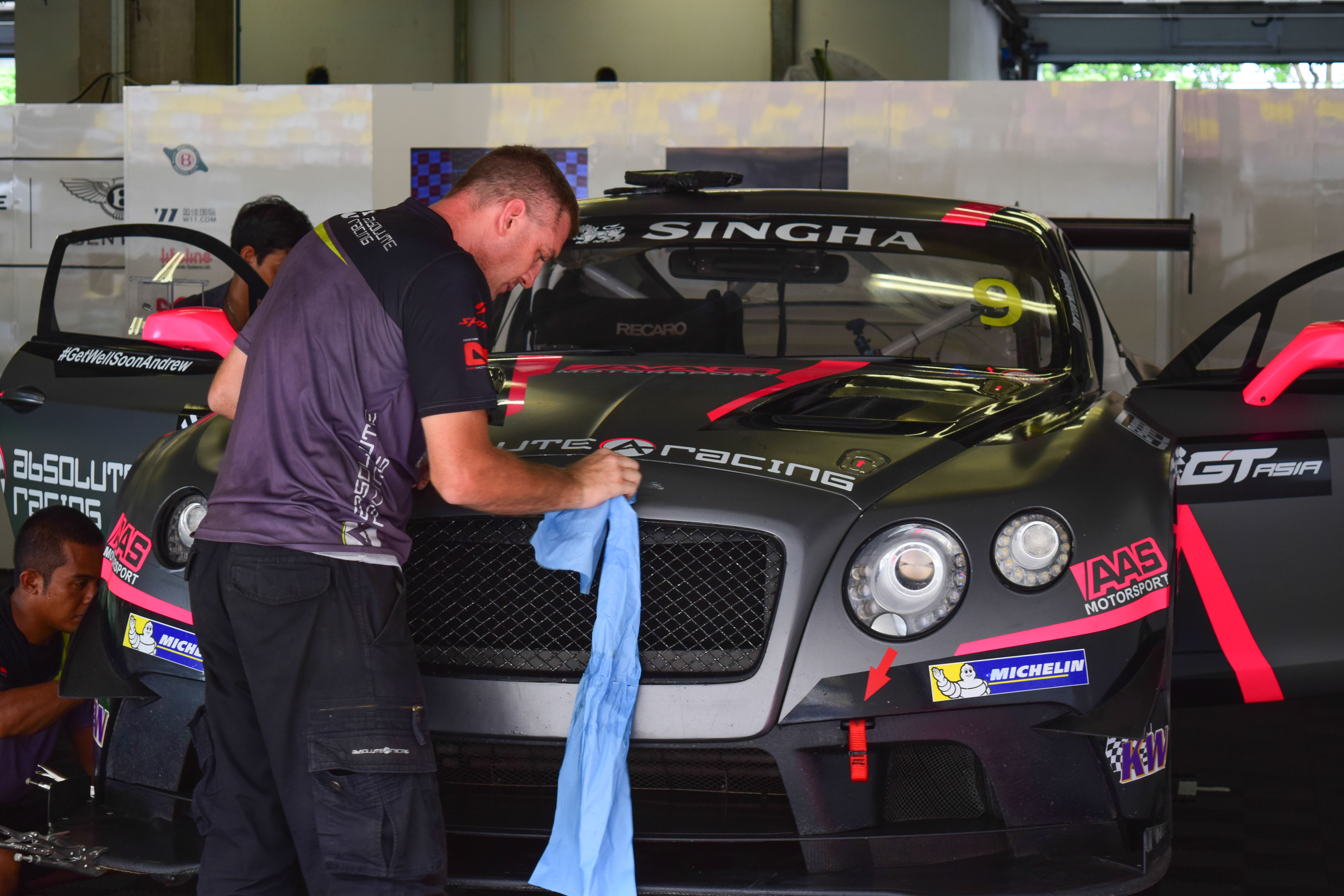 常规赛巅峰对决!吴越烈马队险胜闽南风暴队,F1赛场再起波澜;二次进攻频频奏效