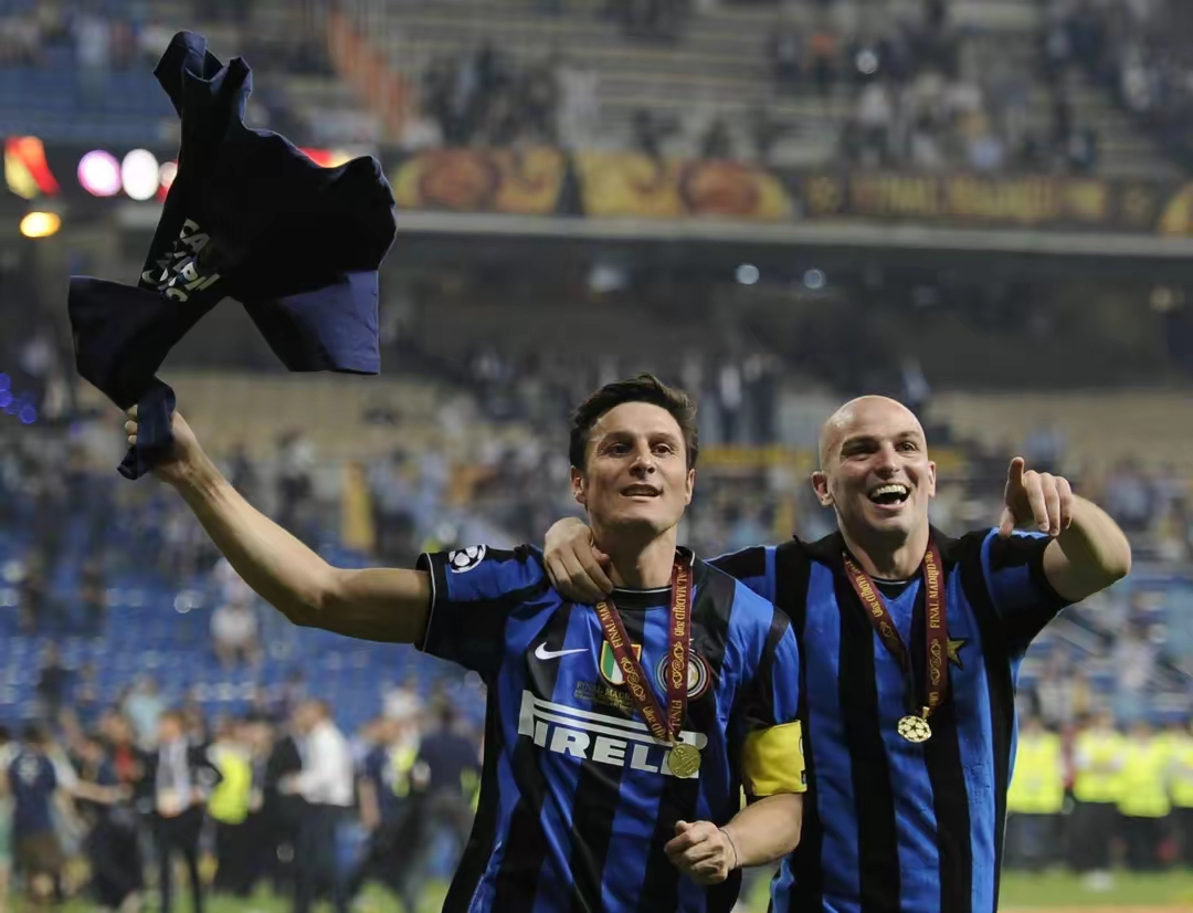 穆雷迎来十二赛季出色发挥,阿森纳观众热烈欢呼!赛场气氛高涨(阿森纳vs大巴黎赛前分析)