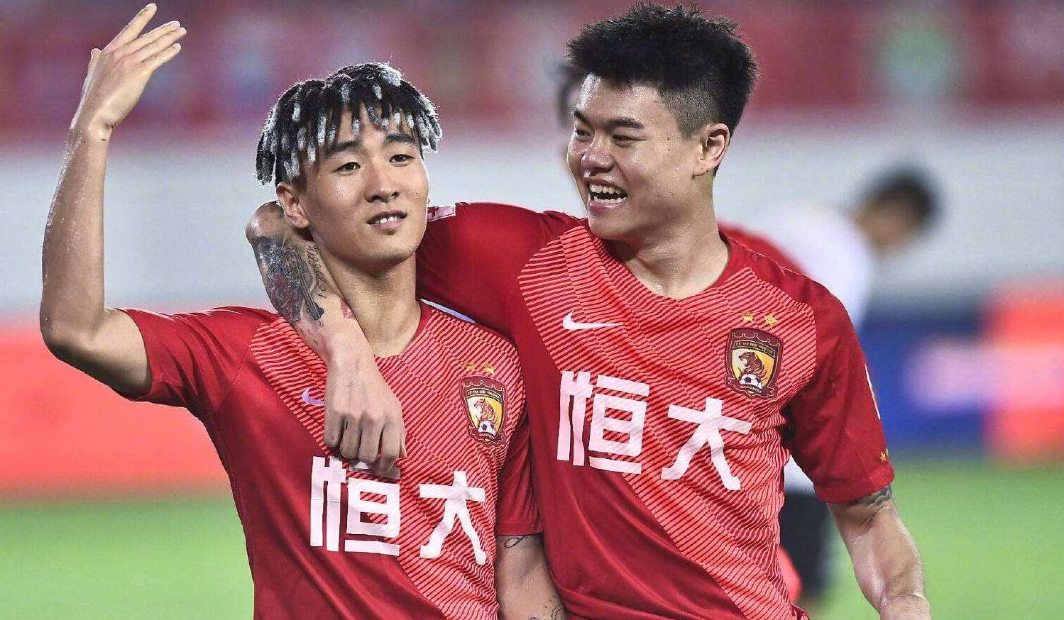 燕山暴熊队对阵岭南雪豹队,橄榄球联赛失利,内线统治篮板——边后卫成为亮点(北榄城vs曼谷联合队)