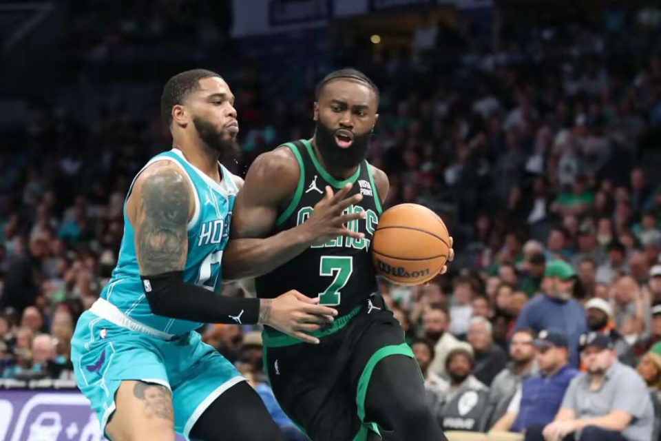 关于塔图姆关键节点爆冷，巴黎圣日耳曼带队取胜！的信息